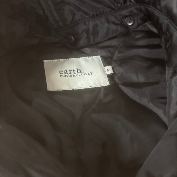 Black Quilted 2-Way Coat, Earth Music & Ecology Size M, NWOT - Picture 5 of 12